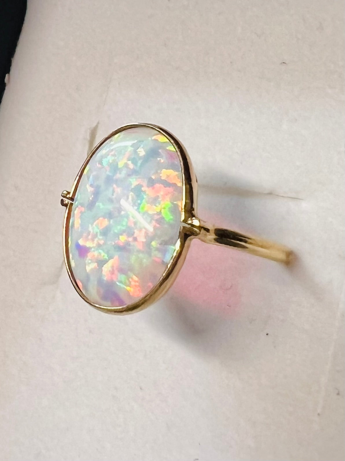 Antique 14-carat gold ring set with an opal
