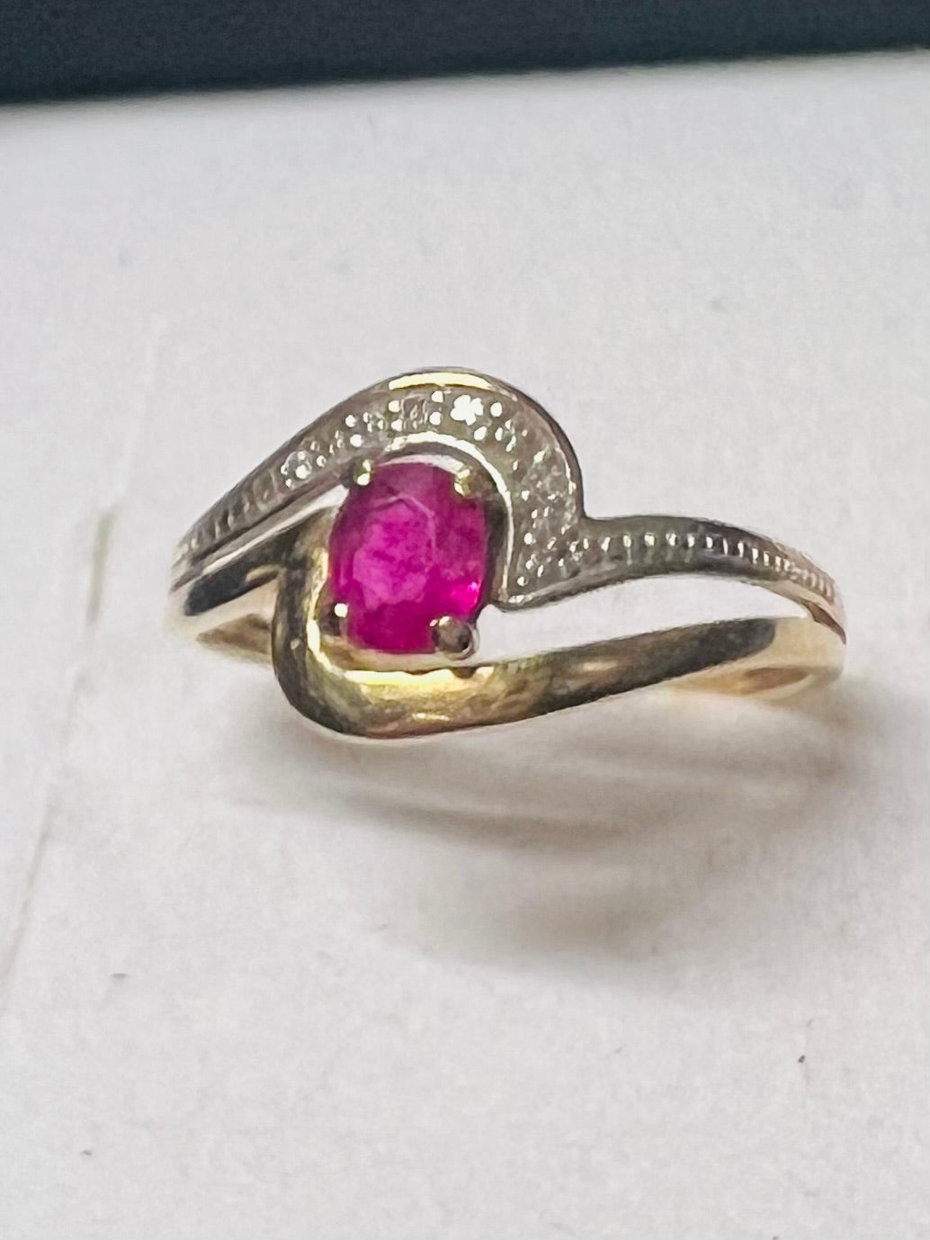 Bague en or jaune 18 carats avec rubis – Taille 54