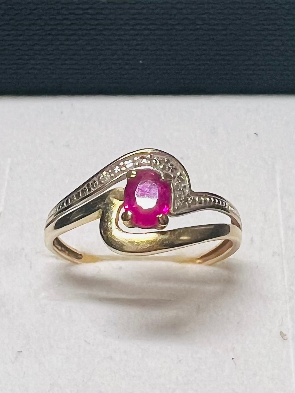 Bague en or jaune 18 carats avec rubis – Taille 54