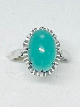 Bague ancienne en argent avec cabochon de pierre verte (verre)
