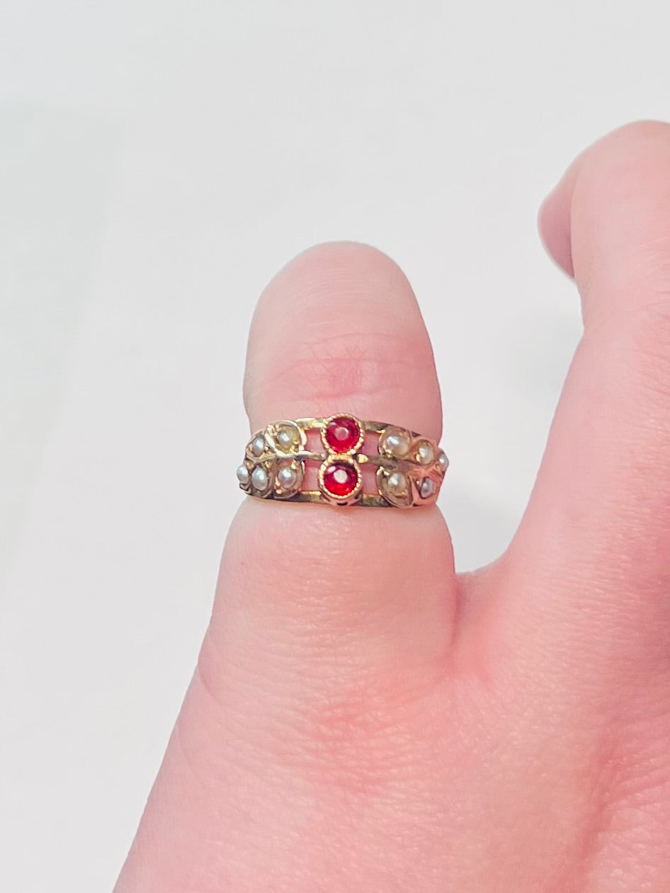 Bague ancienne en or 14 carats sertie de perles et de pierres