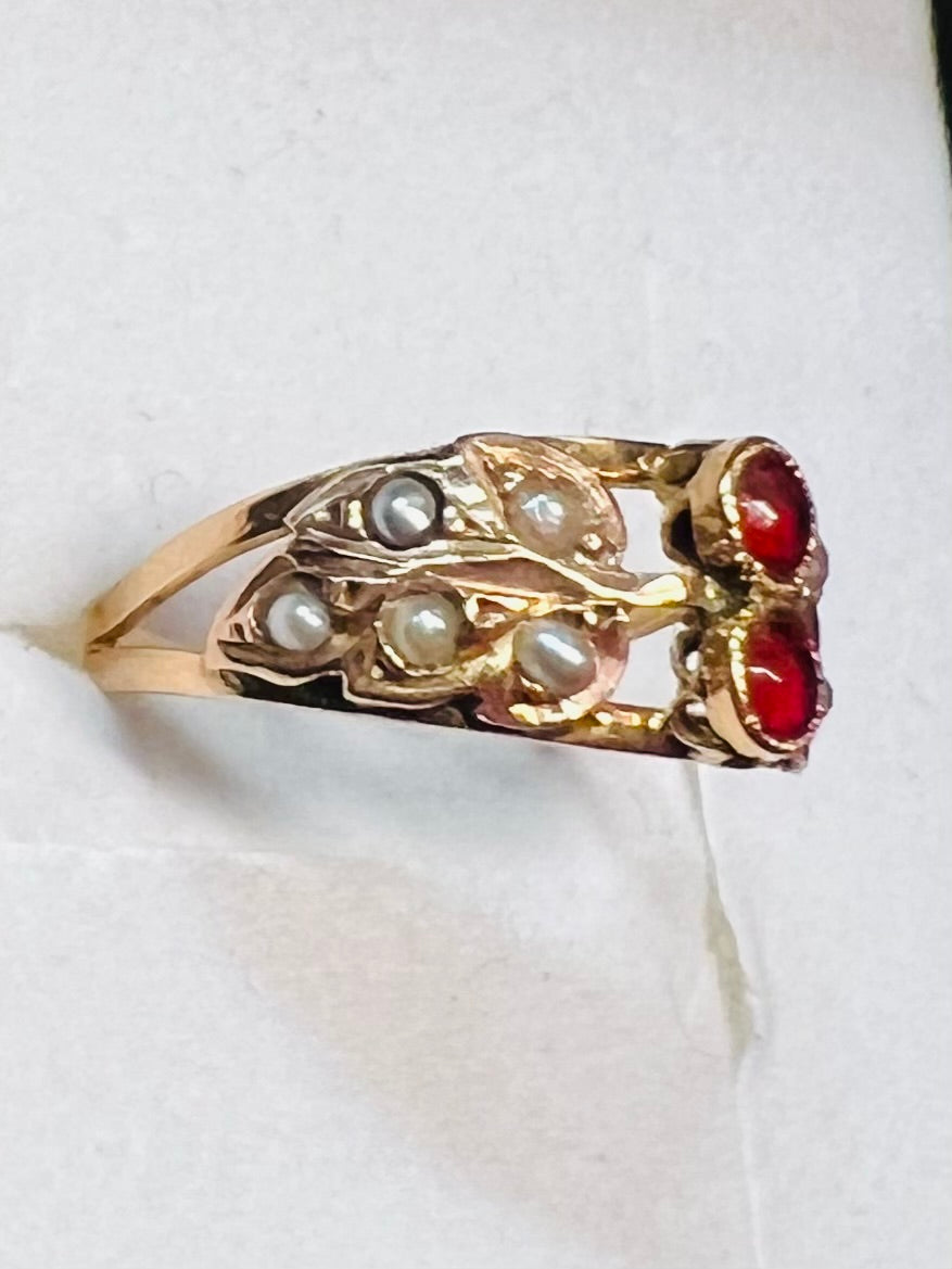 Bague ancienne en or 14 carats sertie de perles et de pierres