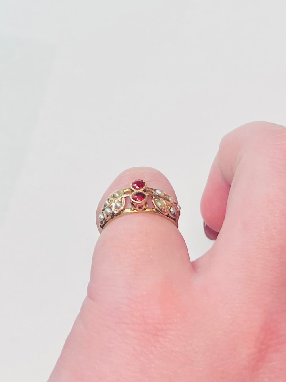 Bague ancienne en or 14 carats sertie de perles et de pierres
