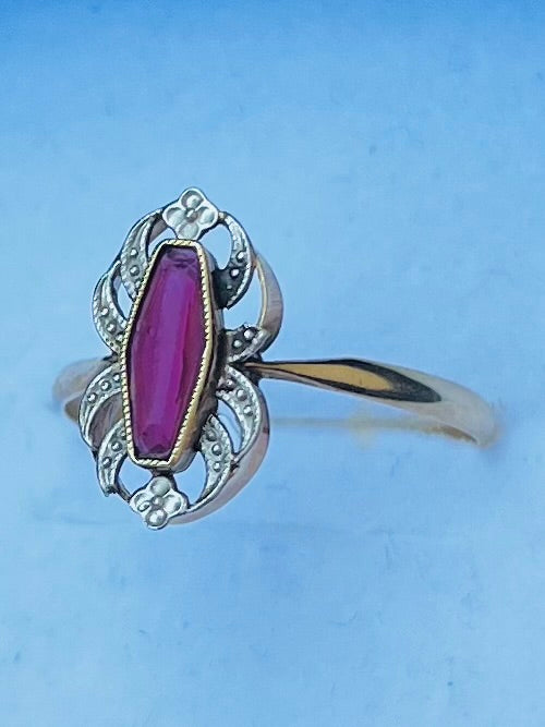 Antique 18-carat gold ring set with Verneuil rubies