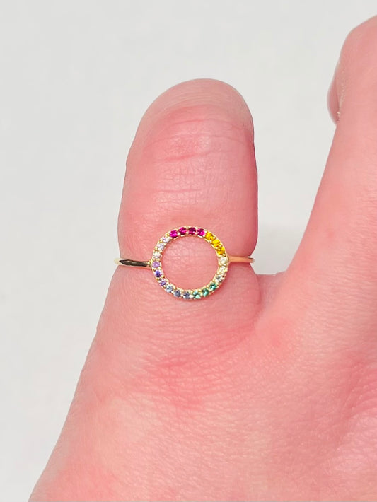 Bague vintage en or jaune 18 carats sertie de zirconium multicolores