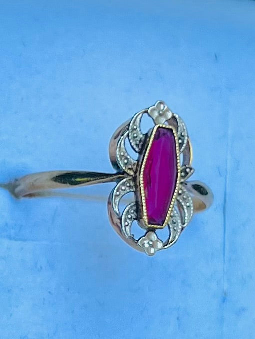 Antique 18-carat gold ring set with Verneuil rubies