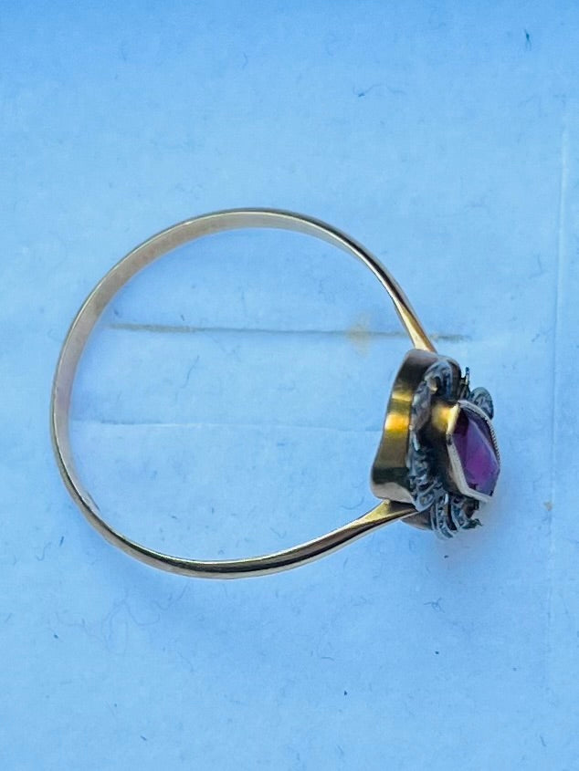 Antique 18-carat gold ring set with Verneuil rubies